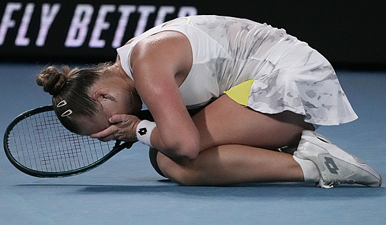 Ruska Anna Blinkovová slaví výhru ve druhém kole Australian Open, Jelenu...
