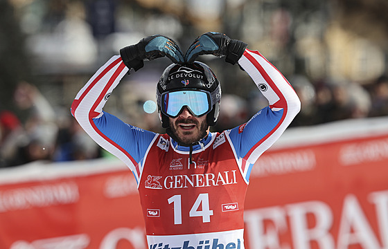 Cyprien Sarrazin se raduje z prvenství závodu SP v Kitzbühelu.