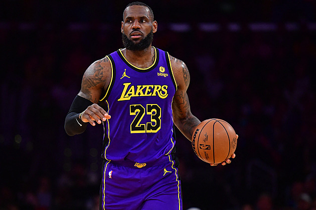 James byl jako první hráč podvacáté nominován k Utkání hvězd NBA