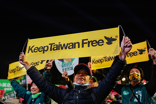Jak dál, být Ukrajinou, či Hongkongem? Tchaj-wan volí „mezi válkou a mírem“