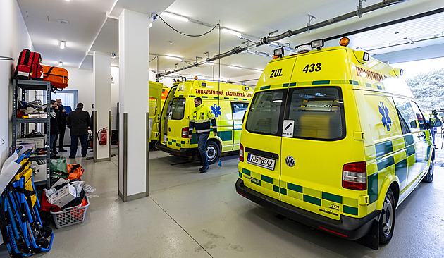 Záchranáři v Rumburku mají prostornější zázemí, sanitky už nemusí stát venku