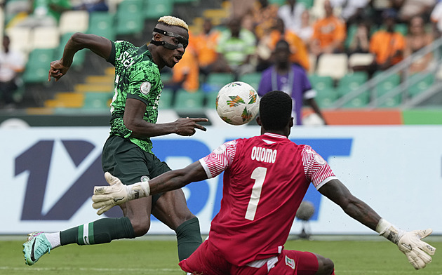 Kanonýři Osimhen a Salah zachránili svým týmům na úvod afrického šampionátu bod