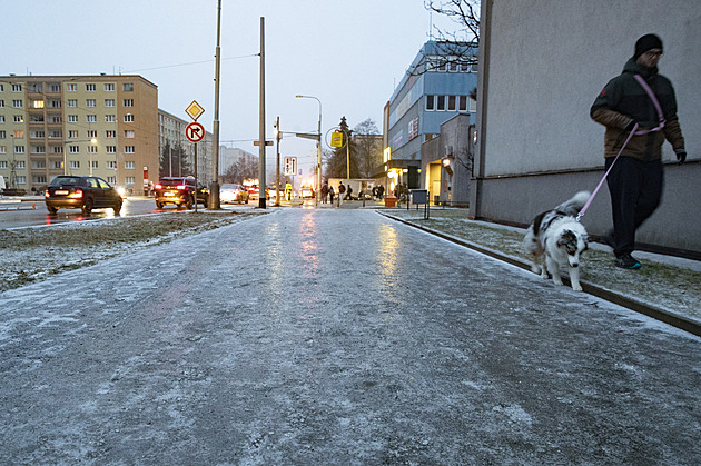 Meteorologové varují před ledovkou, udeřit může ve skoro celém Česku