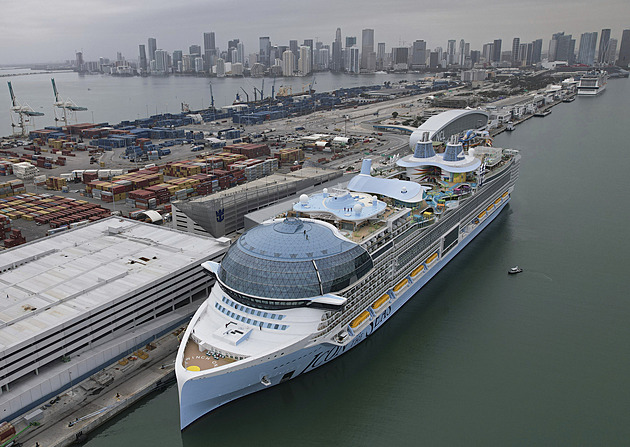 Miami přivítalo Ikonu moří. Největší výletní loď světa je připravena vyplout