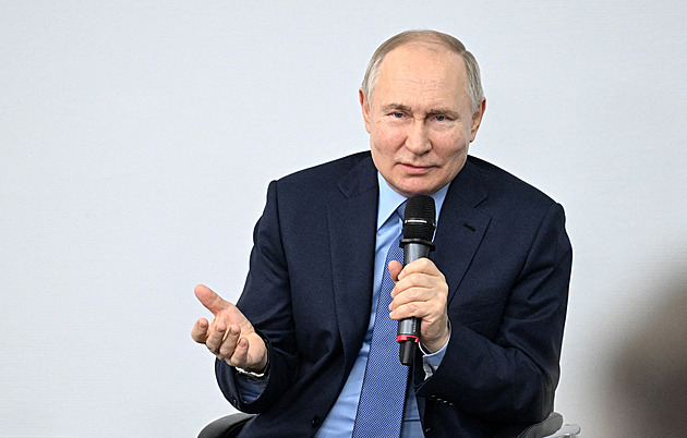 Putinovi silovici se perou o moc. V Kremlu před volbami zuří klanová válka