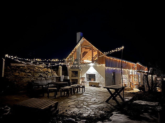 Všichni si ťukali na čelo. Chalupa v bídném stavu byla naším splněným snem