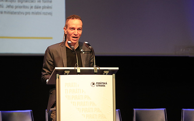 Moje nejžhavější želízko v ohni je teď zákon o podpoře bydlení, říká Bartoš