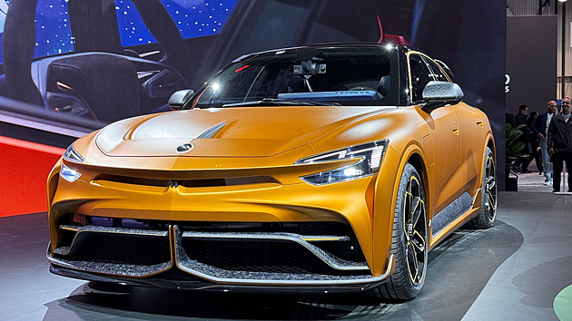 CES 2024 na kolech: hlavní město neřesti hacknuté umělou inteligencí