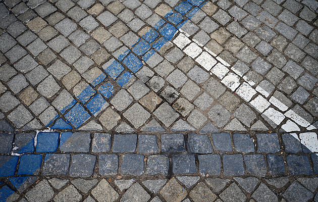 V Praze v lednu skončí výjimka pro elektro i hybridy. Za parkování budou platit