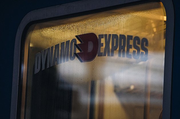 13 vagonů a tisíce fanoušků Dynama v Praze. Dva body jsou pro ně, říká Kaut