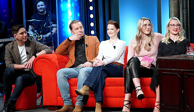 Asi mám zastydlé období vzdoru, vysvětluje Donutil, proč neposlechl otce