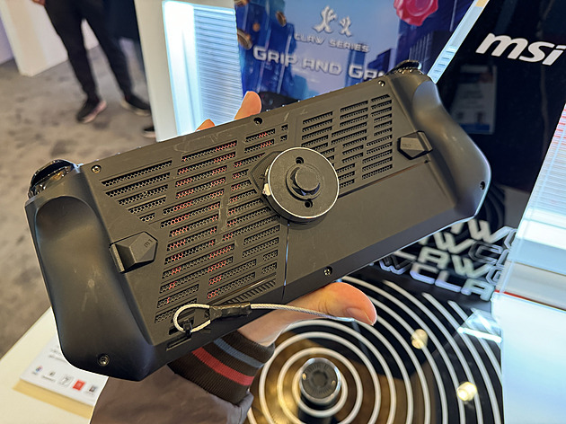 Další unikátní handheld. Dráp od MSI si půjčuje skvělé věci od konkurence