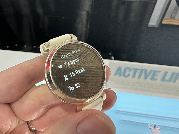 Populární značka odhalila elegantní hodinky. Umí schovat displej