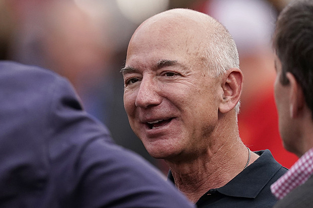 Miliardář Bezos rozprodává akcie Amazonu, poprvé za tři roky