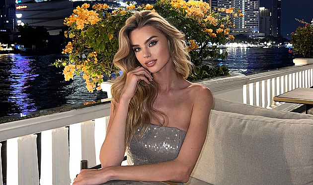 Modelka Pyszková poletí po odkladech na Miss World do Indie