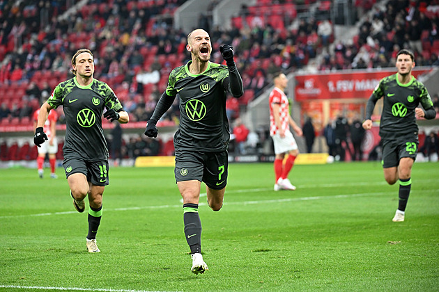 Černý pomohl Wolfsburgu k remíze, Hložek i Schick vyšli střelecky naprázdno