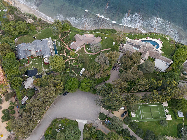 Pohádkové sídlo Barbry Streisandové v hodnotě 1,8 miliardy stojí na útesu