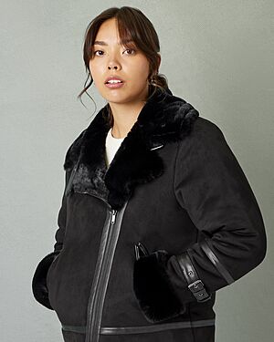 Ko�e�inov� l�mec pov��� i sebejednodu��� bundu. Tato se nav�c py�n� je�t�...