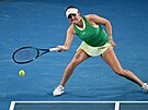 eská tenistka Linda Fruhvirtová bojuje bhem 1. kola Australian Open.