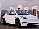Tesla Model Y. Jediné elektrické auto, které se podobn jako filmový...