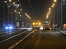 Z dvodu havarijní uzavírky Libeského mostu je zastaven provoz tramvají mezi...