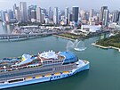 Icon of the Seas piplouvá do pístavu v Miami. Nejvtí výletní lo svta je...