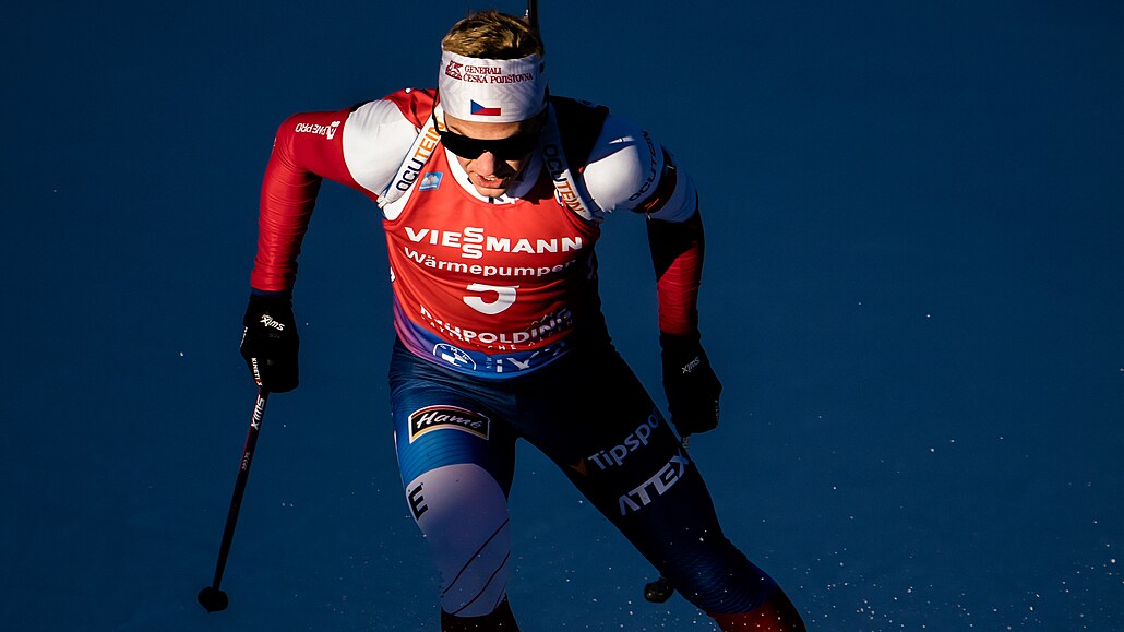 Jakub �trvtecký b�hem sprintu v Ruhpoldingu