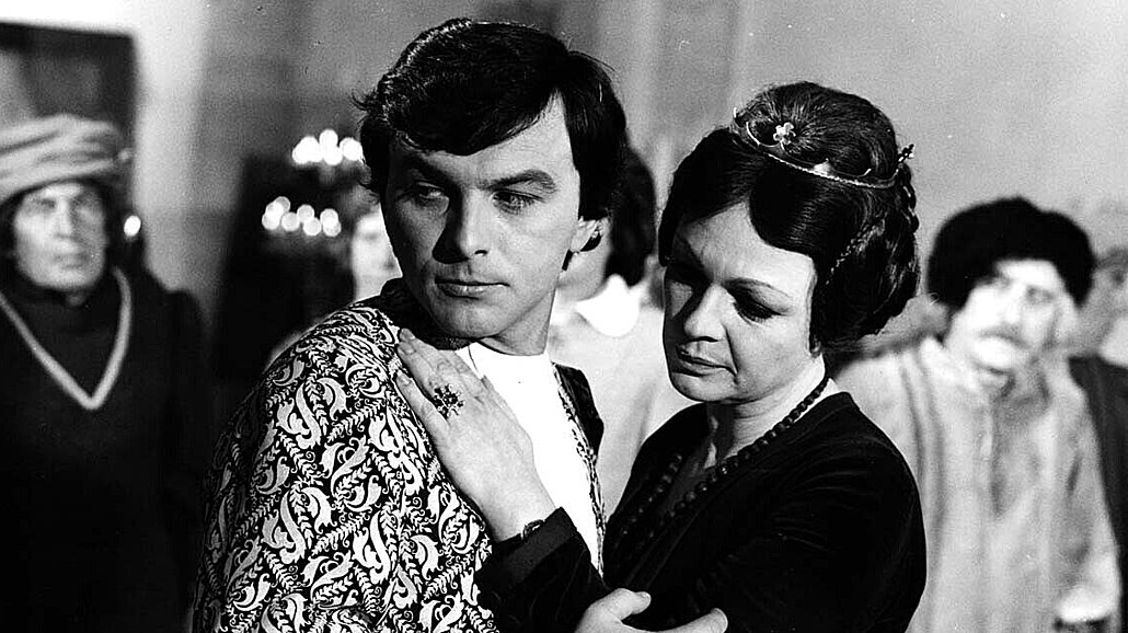 Pavel Trávníek a Jana Hlaváová v pohádce Tetí princ (1982)