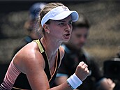 Barbora Krejíková se hecuje v prvním kole Australian Open.