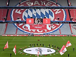Pieta se odehrála na stadionu Bayernu, jeho stedový kruh vyploval snímek...