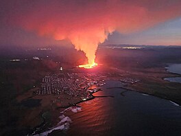 Erupce sopky na jihozápad Islandu. (14. ledna 2024)