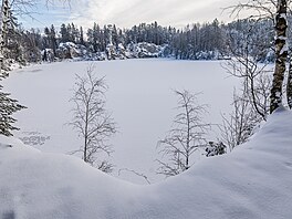 Zamrzlý lom Pískovna v Adrpaských skálách. (19. 1. 2024)