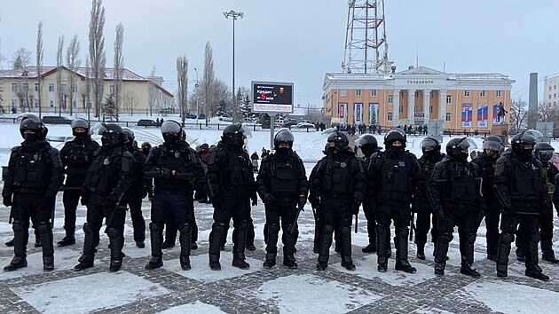 V metropoli Bakirska Uf vyrazily do ulic stovky demonstrant. (19. ledna 2024)