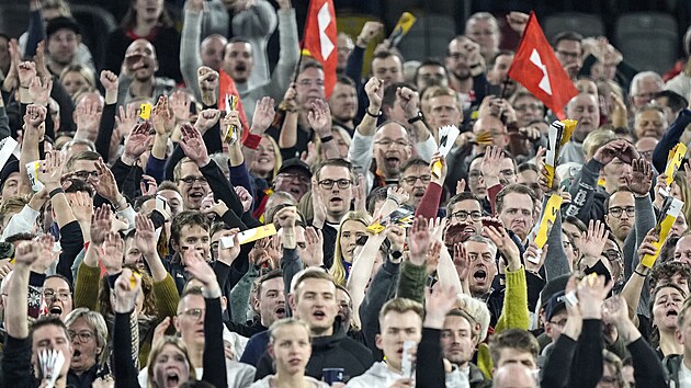 Na zpas mistrovstv Evropy v hzen pilo rekordnch 53 586 divk. Hrlo se na fotbalovm stadionu v Dsseldorfu. (10. ledna 2024)