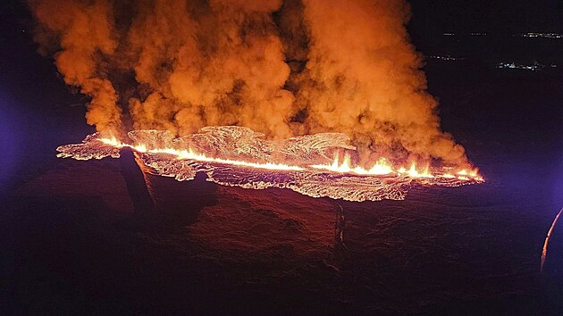 Erupce sopky na jihozpad Islandu. (14. ledna 2024)