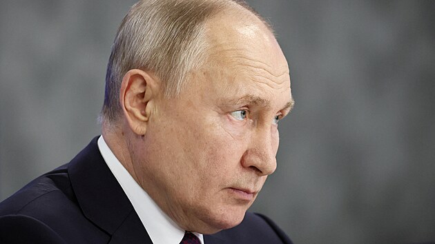 Rusk prezident Vladimir Putin se astn setkn se starosty obc ve mst Odincovo. (16. ledna 2024)