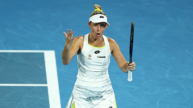 Australanka Storm Hunterov se povzbuzuje ve tetm kole Australian Open.