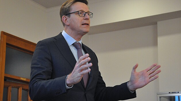 Do �esk� L�py p�ijel s lidmi debatovat o obchvatu m�sta ministr dopravy Martin Kupka.