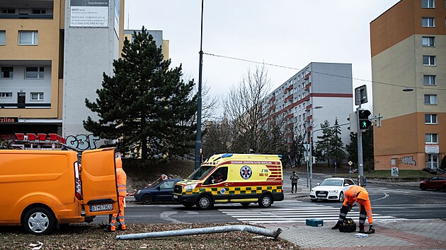 Semafor Andreje Danka. Mstopedseda slovenskho parlamentu autem narazil do sloupu v Bratislav a ujel. (12. ledna 2024)