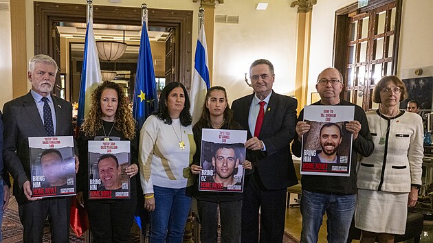 Prezident Petr Pavel se na n�v�t�v� Izraele setkal s propu�t�n�mi rukojm�mi a jejich rodinami.