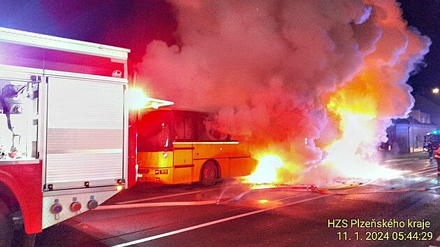 V L�n�ch sho�el autobus, v n�m� cestovalo 45 lid�. Nikdo nebyl zran�n.