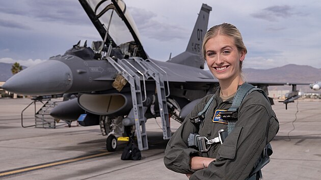 Podporuice americkho letectva Madison Marshov na zkladn Nellis Air Force Base v Nevad (18. prosince 2023)