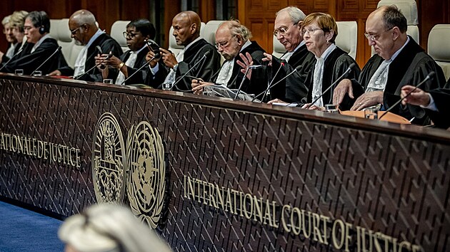 Soudci Mezinrodnho soudnho dvora (ICJ) ped projednvnm aloby Jihoafrick republiky proti Izraeli ve vci genocidy. (11. ledna 2024)