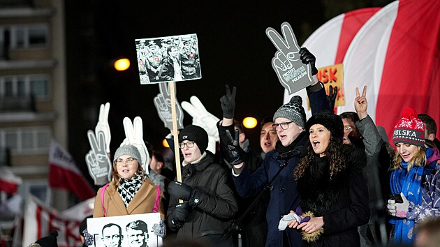 Pvrenci opozin Kaczyskho strany Prvo a spravedlnost demonstrovali proti nov polsk vld. (11. ledna 2024)