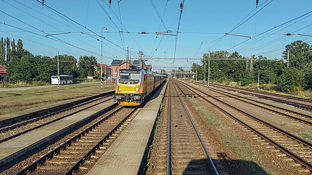 Mjen rychlk spolenosti Regiojet na lince R8 BrnoBohumn ve stanici Kojetn