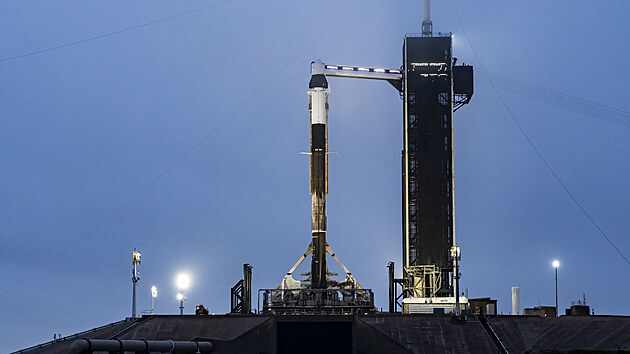 Nosi Falcon 9 s lod Crew Dragon pipraven k odletu na misi Ax-3