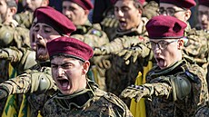 Poh�eb velitele Hizballáhu Wissama Tawila zabitého p�i izraelském náletu v...