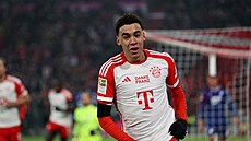 Jamal Musiala z Bayernu Mnichov oslavuje gól.