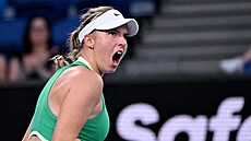 �eská tenistka Linda Fruhvirtová slaví zisk fiftýnu v 1. kole Australian Open.