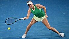 �eská tenistka Linda Fruhvirtová bojuje b�hem 1. kola Australian Open.